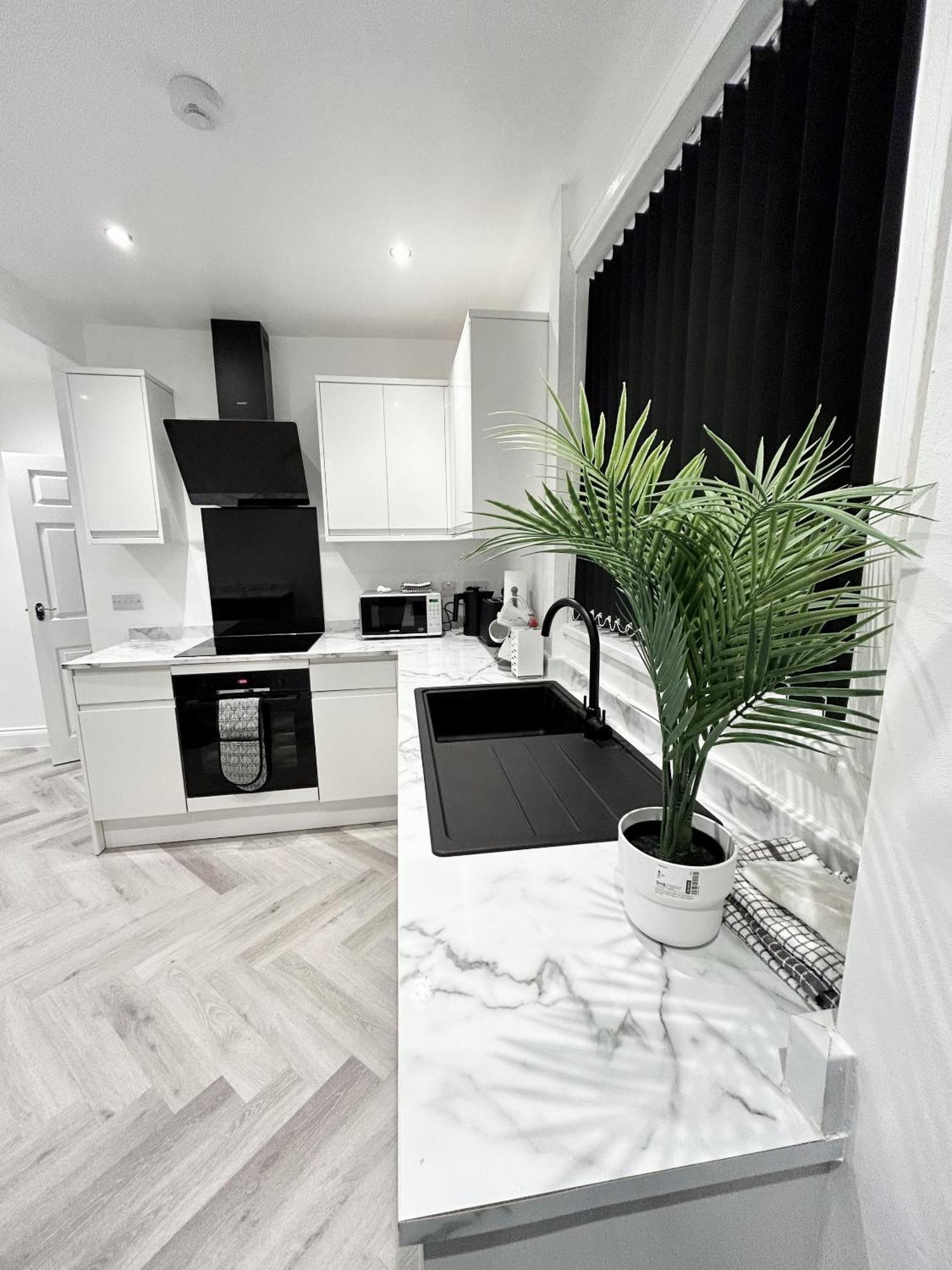 Lymer House - Stylish 3 Bedroom House In Вулвергемптон Екстер'єр фото