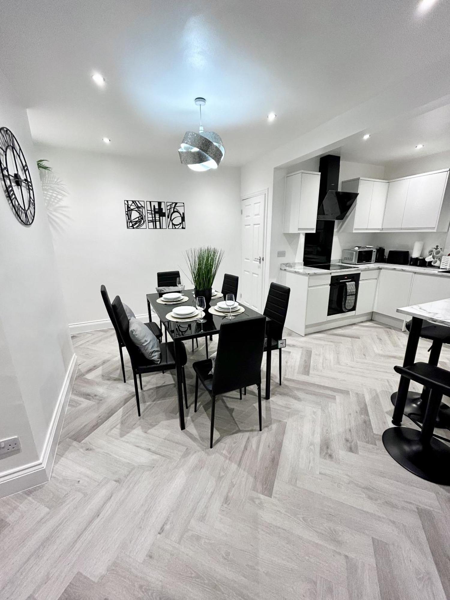 Lymer House - Stylish 3 Bedroom House In Вулвергемптон Екстер'єр фото