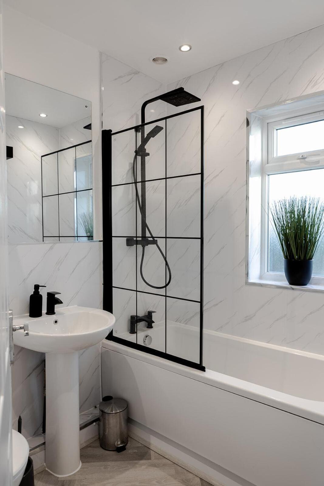 Lymer House - Stylish 3 Bedroom House In Вулвергемптон Екстер'єр фото