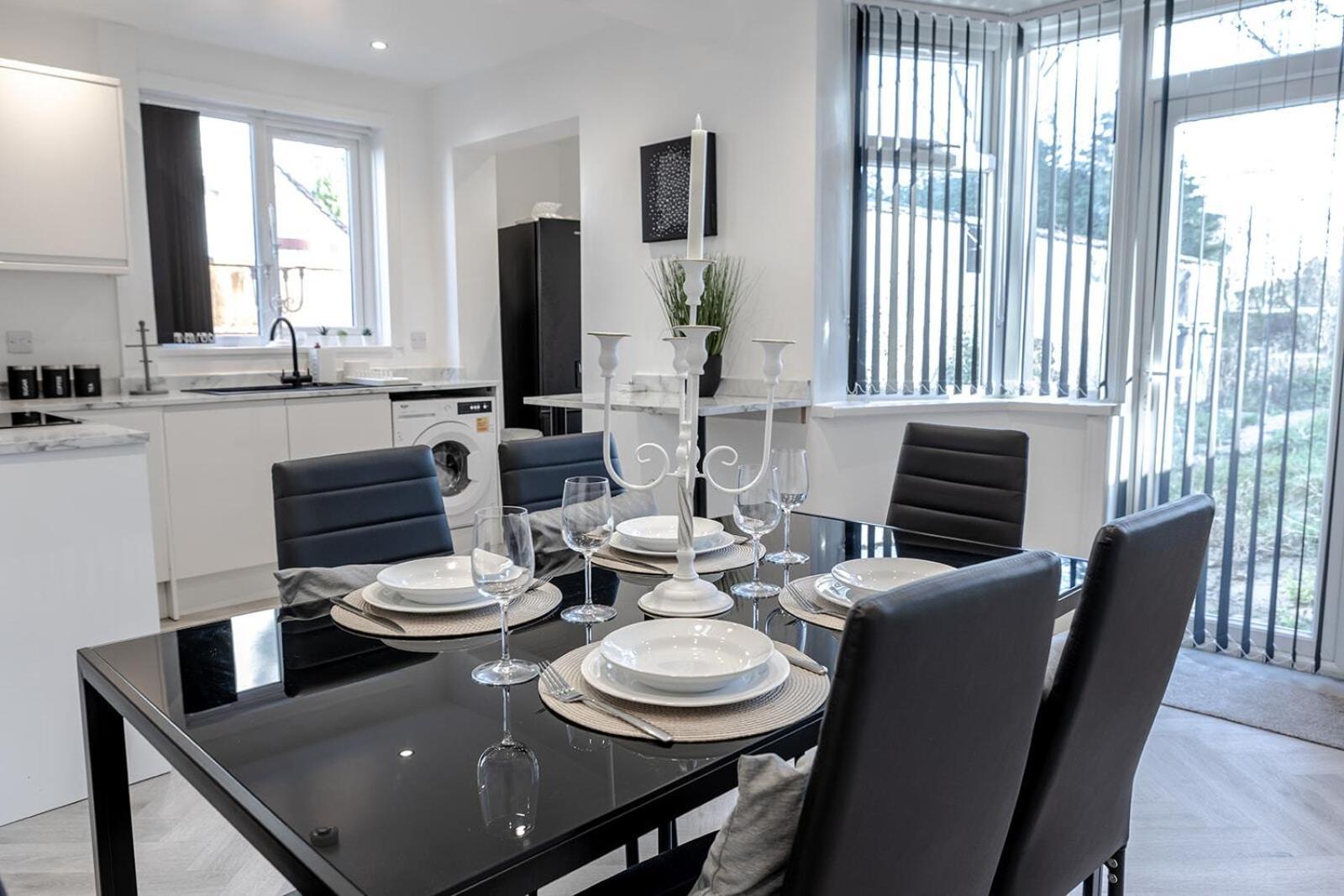 Lymer House - Stylish 3 Bedroom House In Вулвергемптон Екстер'єр фото