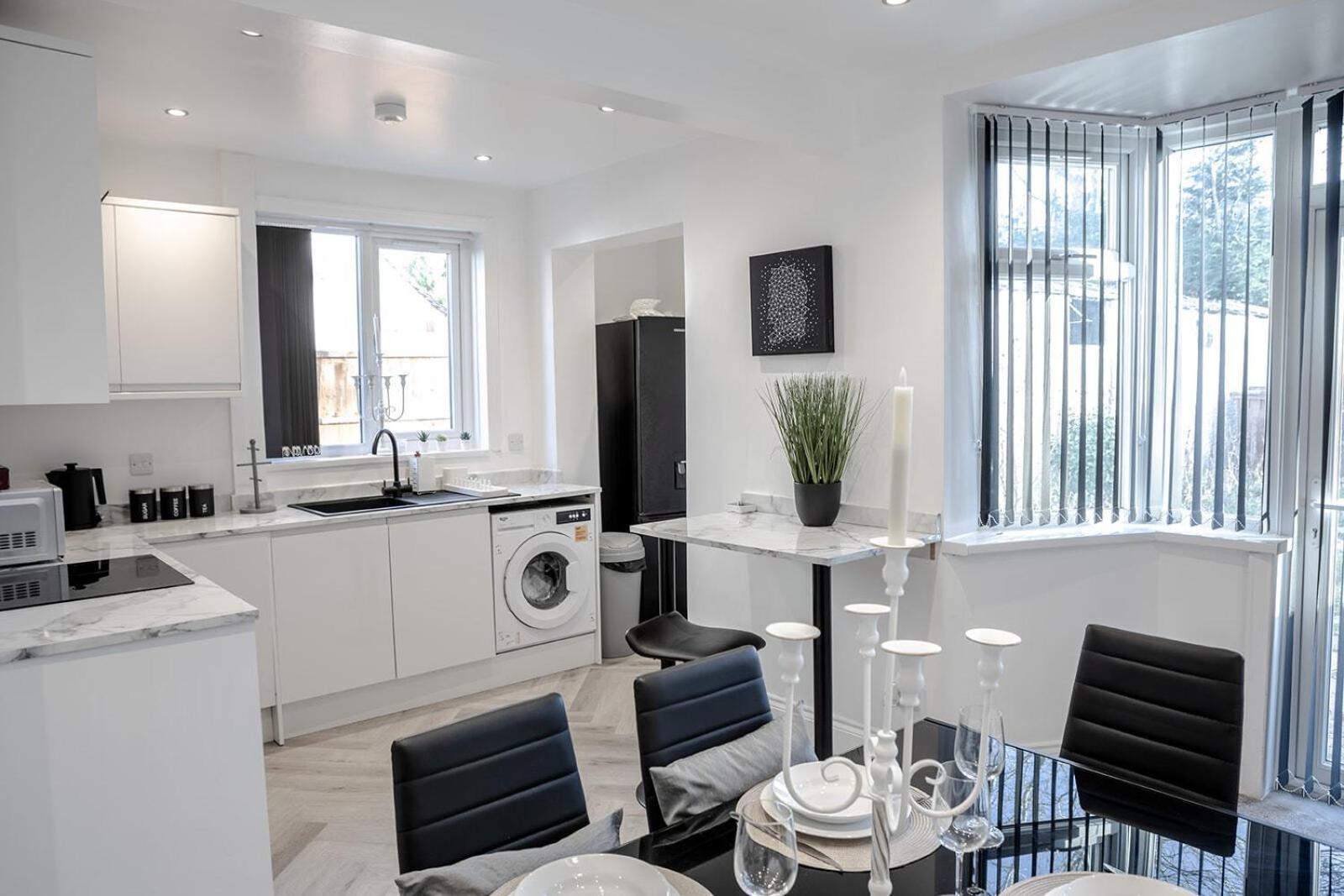 Lymer House - Stylish 3 Bedroom House In Вулвергемптон Екстер'єр фото