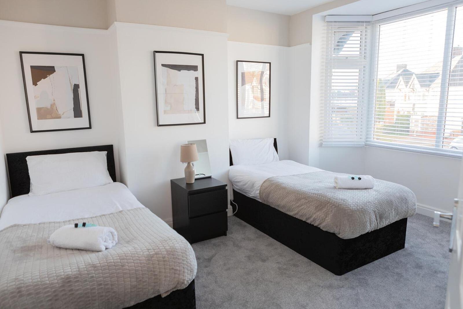 Lymer House - Stylish 3 Bedroom House In Вулвергемптон Екстер'єр фото