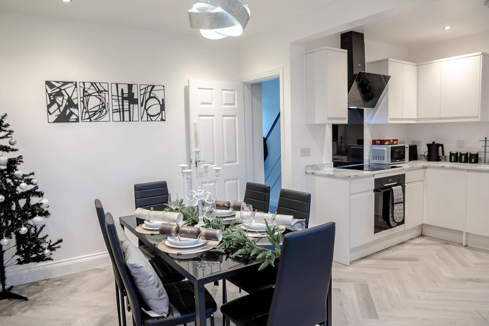 Lymer House - Stylish 3 Bedroom House In Вулвергемптон Екстер'єр фото